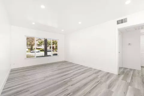 12656 Burbank Blvd, Los Angeles, CA 91607