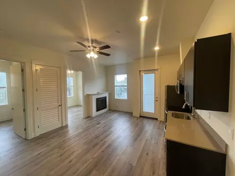 5980 E Burnside St, Portland, OR 97215