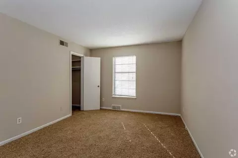 7122 King St, Shawnee, KS 66203