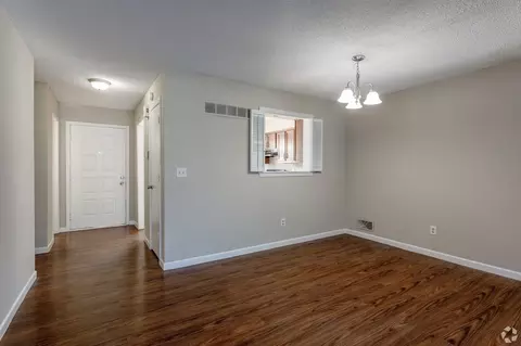 7122 King St, Shawnee, KS 66203