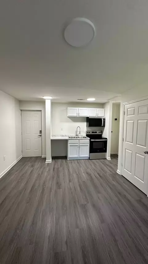 385 Holly St NW, Atlanta, GA 30318