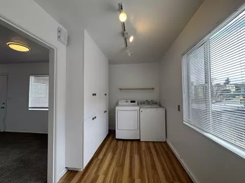 216 Orange St, Oakland, CA 94610