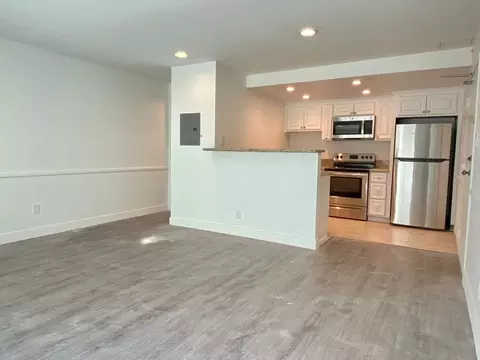 130 S Flores St, Los Angeles, CA 90048