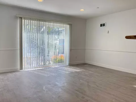 130 S Flores St, Los Angeles, CA 90048