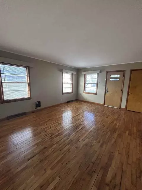 111 W Lindburg St, Pittsburg, KS 66762