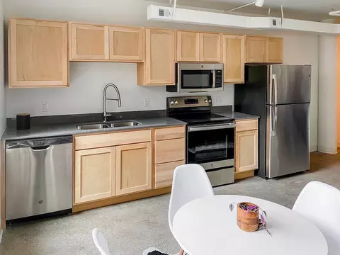 413 Pierce St, Sioux City, IA 51101
