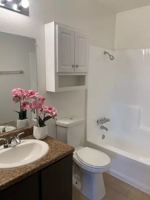 3270 Meadows Ave, Merced, CA 95348