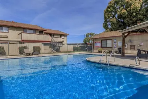 3270 Meadows Ave, Merced, CA 95348