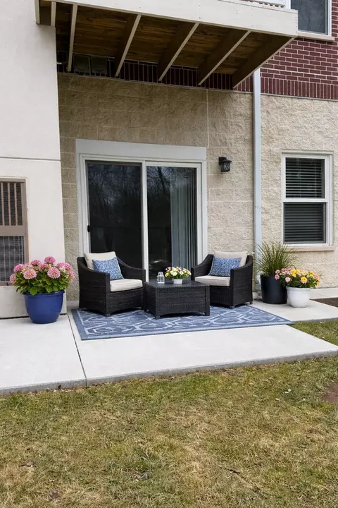 31480 Warren Rd, Westland, MI 48185