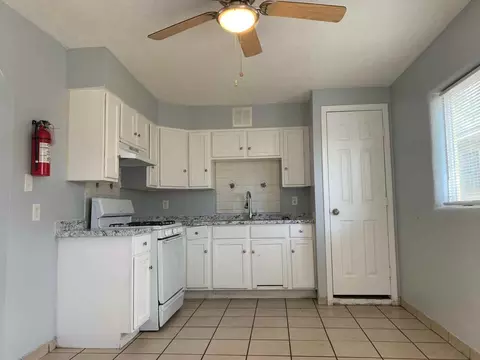 328 Rhode Island St NE, Albuquerque, NM 87108