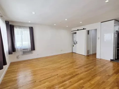 1104 Masselin Ave, Los Angeles, CA 90019