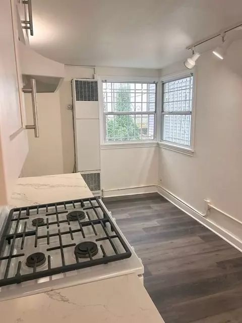 1832 14th Ave, Seattle, WA 98122