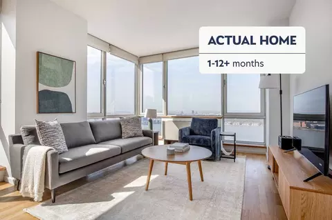 635 W 42nd St, New York, NY 10036