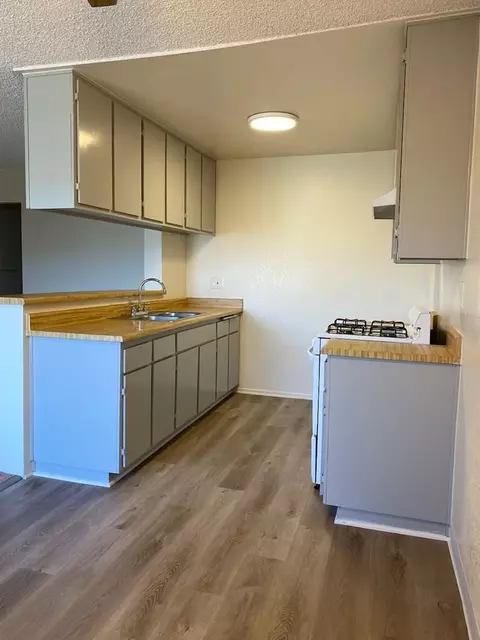 249 W Alameda Ave, Burbank, CA 91502