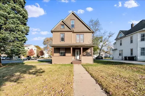 2104 College St, Cedar Falls, IA 50613