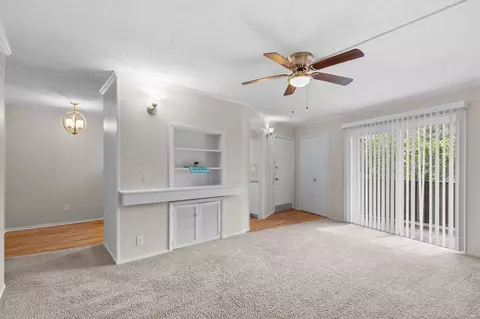 102 Strand St, Galveston, TX 77550