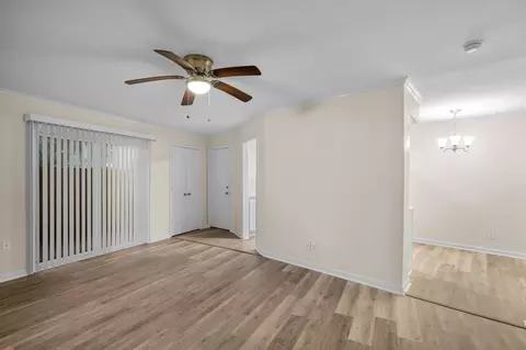 102 Strand St, Galveston, TX 77550
