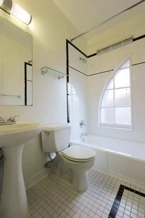 2070 Belmont Rd NW, Washington, DC 20009 photo 21