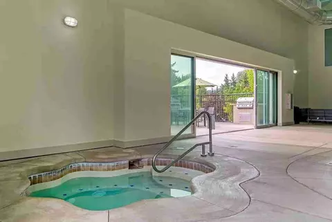 13700 NE 10th Pl, Bellevue, WA 98005 photo 24