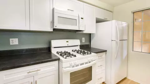 24452 Valencia Blvd, Valencia, CA 91355 photo 8