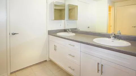 24452 Valencia Blvd, Valencia, CA 91355 photo 15