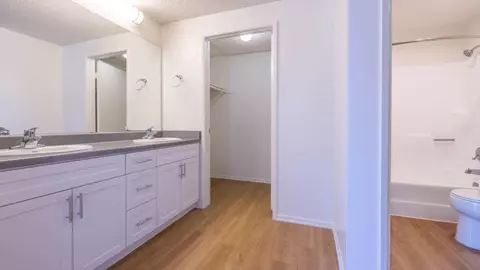 24452 Valencia Blvd, Valencia, CA 91355 photo 35