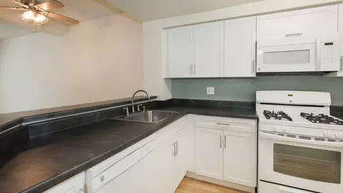 24452 Valencia Blvd, Valencia, CA 91355 photo 6