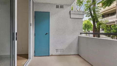 24452 Valencia Blvd, Valencia, CA 91355 photo 40