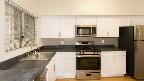 24452 Valencia Blvd, Valencia, CA 91355 photo 4