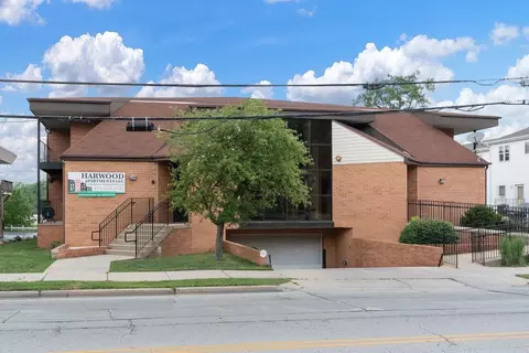 7900 Harwood Ave, Wauwatosa, WI 53213