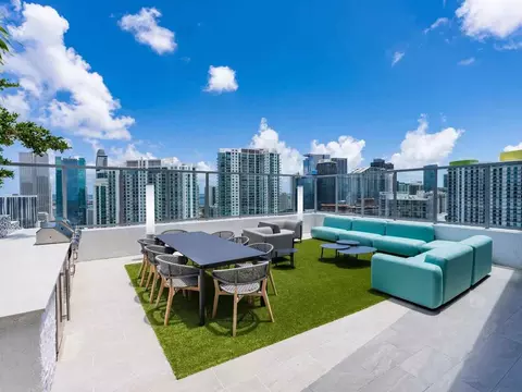 300 SW 2nd Ave, Miami, FL 33130 photo 8