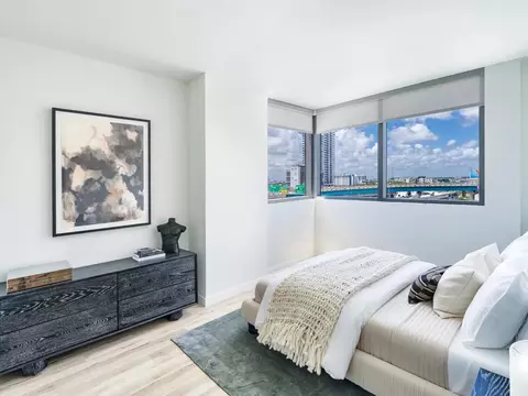 300 SW 2nd Ave, Miami, FL 33130 photo 28