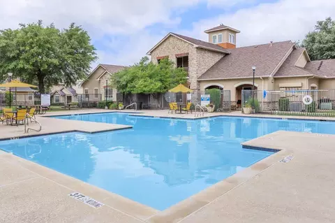 8410 S Westmoreland Rd, Dallas, TX 75237 photo 7