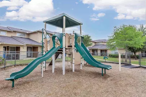 8410 S Westmoreland Rd, Dallas, TX 75237 photo 6