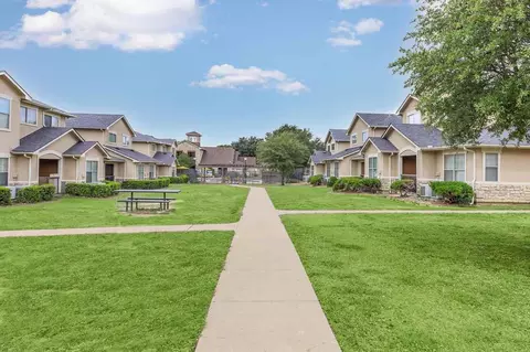 8410 S Westmoreland Rd, Dallas, TX 75237 photo 10