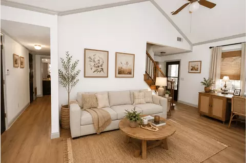 1023 Habersham Ln, Lawrenceville, GA 30043 photo 3
