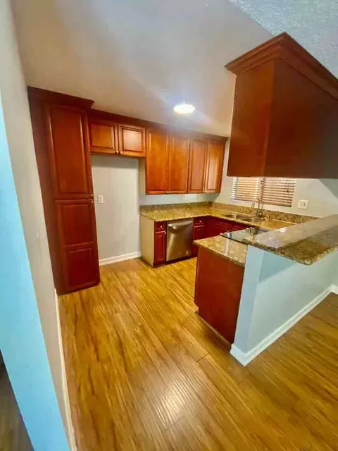 215 Euclid Ave, Long Beach, CA 90803