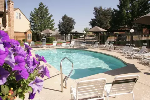 6140 S Vine Park Dr, Murray, UT 84121