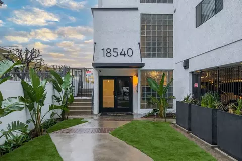18540 Citronia St, Los Angeles, CA 91324