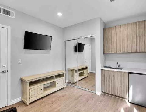 1166 W 29th St, Los Angeles, CA 90007