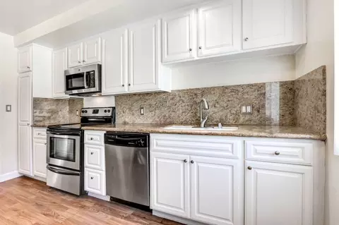 1319 Berkeley St, Santa Monica, CA 90404