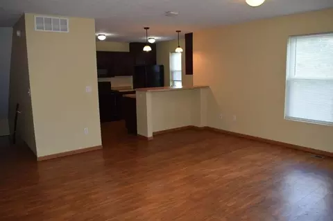 859 N 8th St, Terre Haute, IN 47807