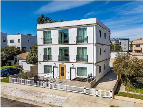 11435 Cumpston St, North Hollywood, CA 91601