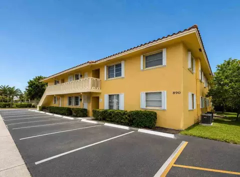 890 NW 39th St, Oakland Park, FL 33309