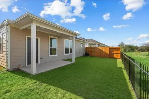 605 Hunt Rd, Baytown, TX 77521