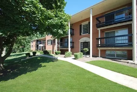 10 Brookebury Dr # A, Reisterstown, MD 21136 photo 3