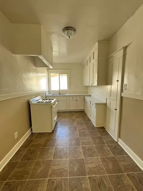 718 Cedar Ave, Long Beach, CA 90813