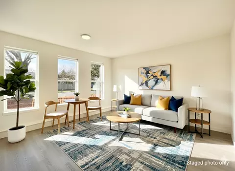 7550 N Emerald Ave, Portland, OR 97217