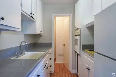 1985 Pleasant Valley Ave, Oakland, CA 94611
