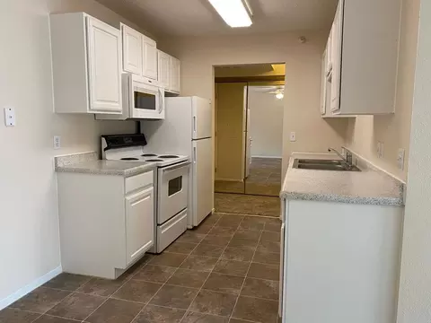 700 Evergreen Dr, Burnsville, MN 55337